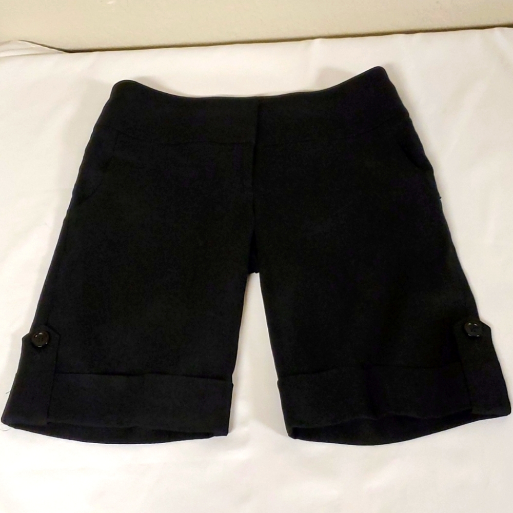 Sz.2  Women's Bebe Casual Dress Shorts